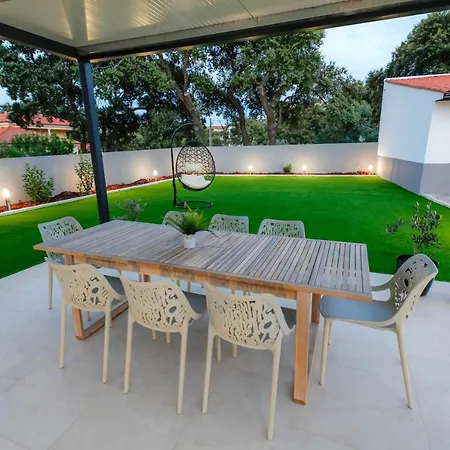 Apartment Cozy With Garden