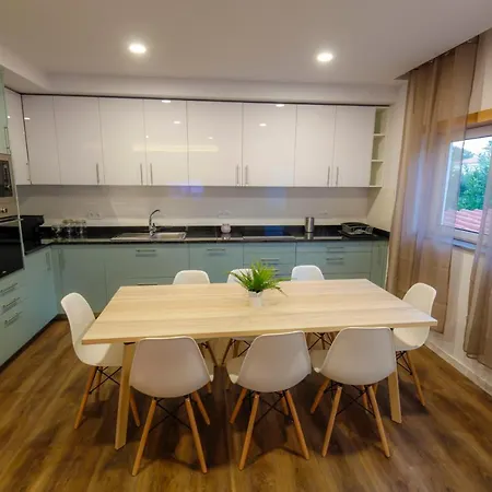 Cozy With Garden דירה