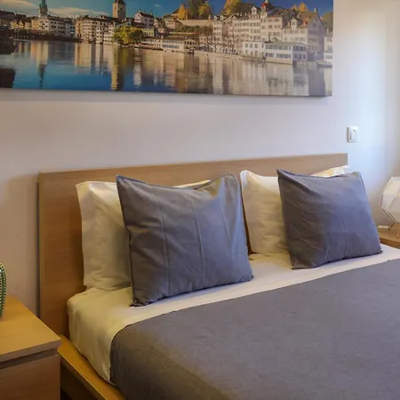 Cozy With Garden 아파트 *