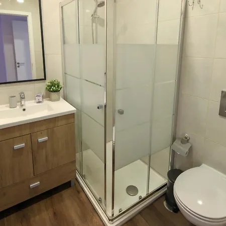 דירה Cozy With Garden *