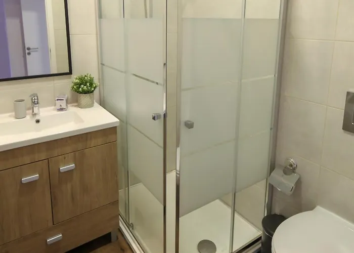 アパート Cozy With Garden *