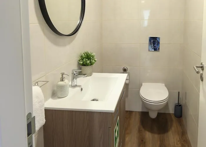 Cozy With Garden アパート