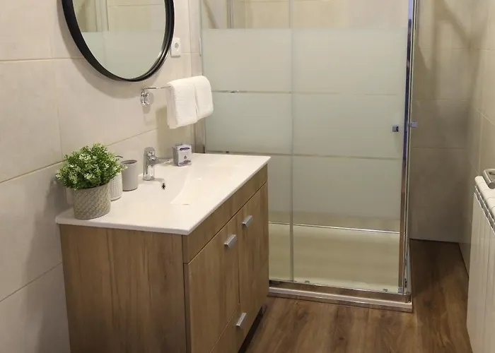 Cozy With Garden アパート